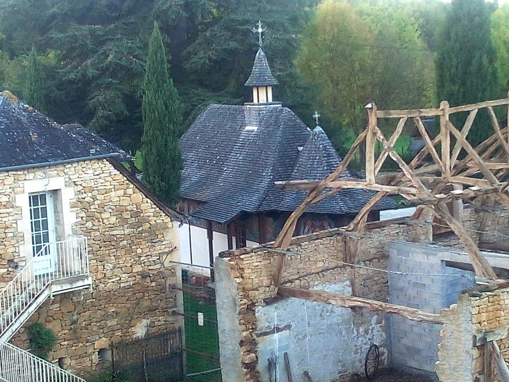 Démontage toiture ancienne grange