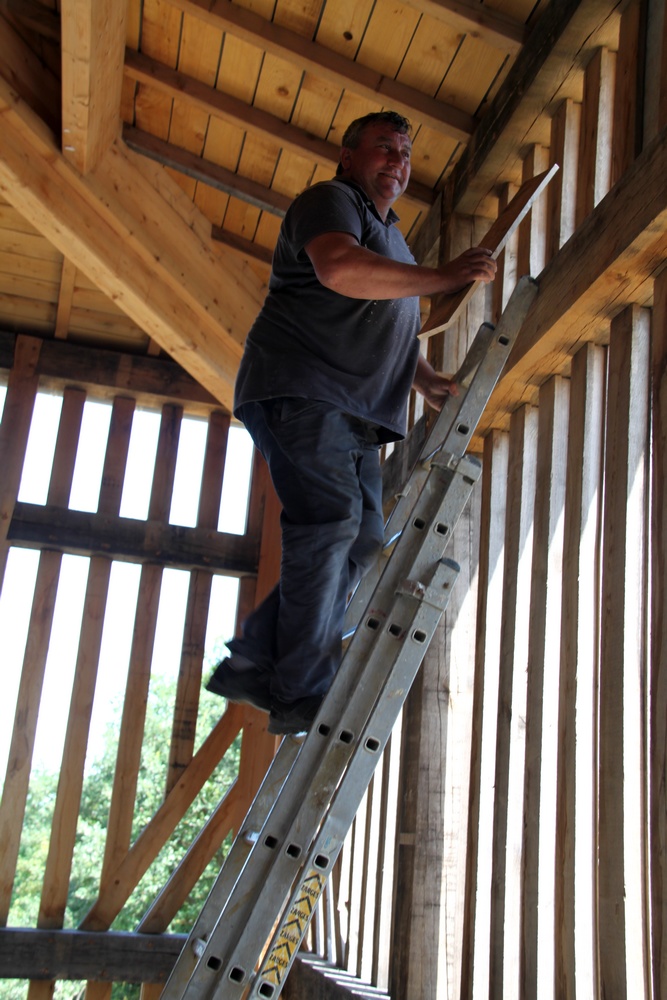 Construction des murs en torchis