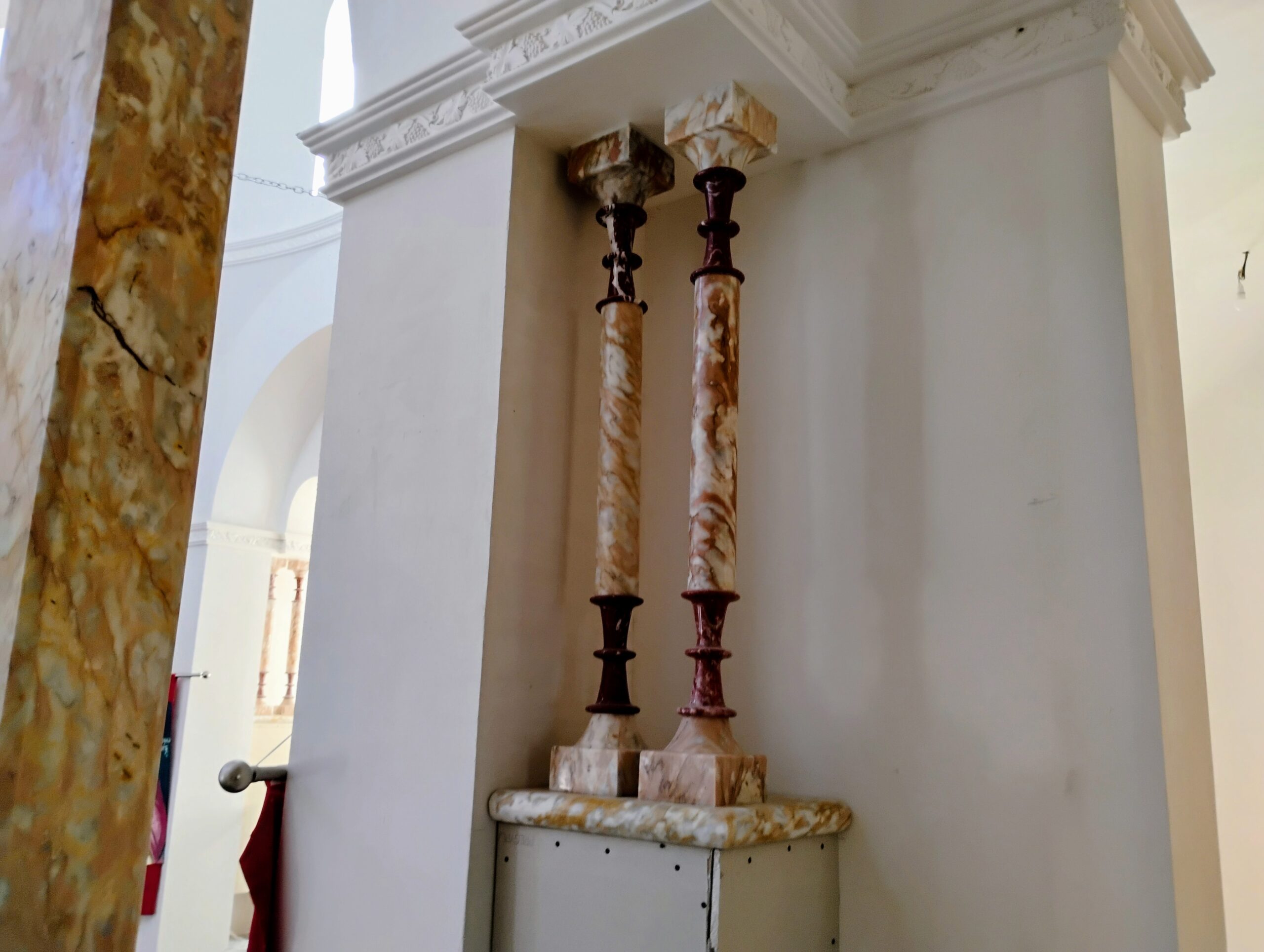 Petites colonnes en marbre